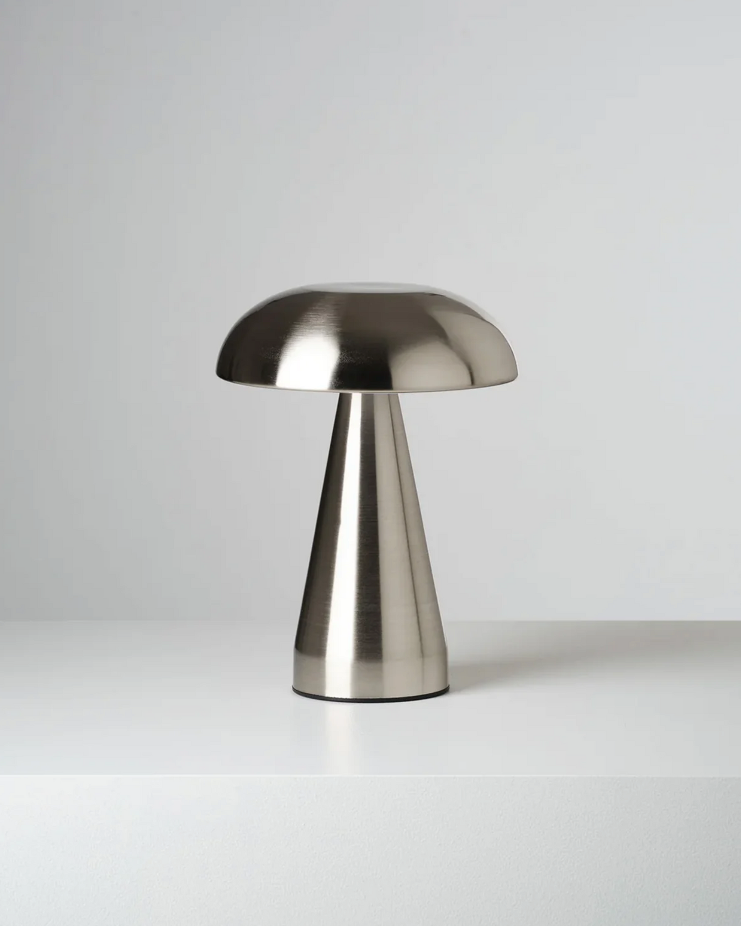 SIMPLE METAL MUSHROOM LAMP