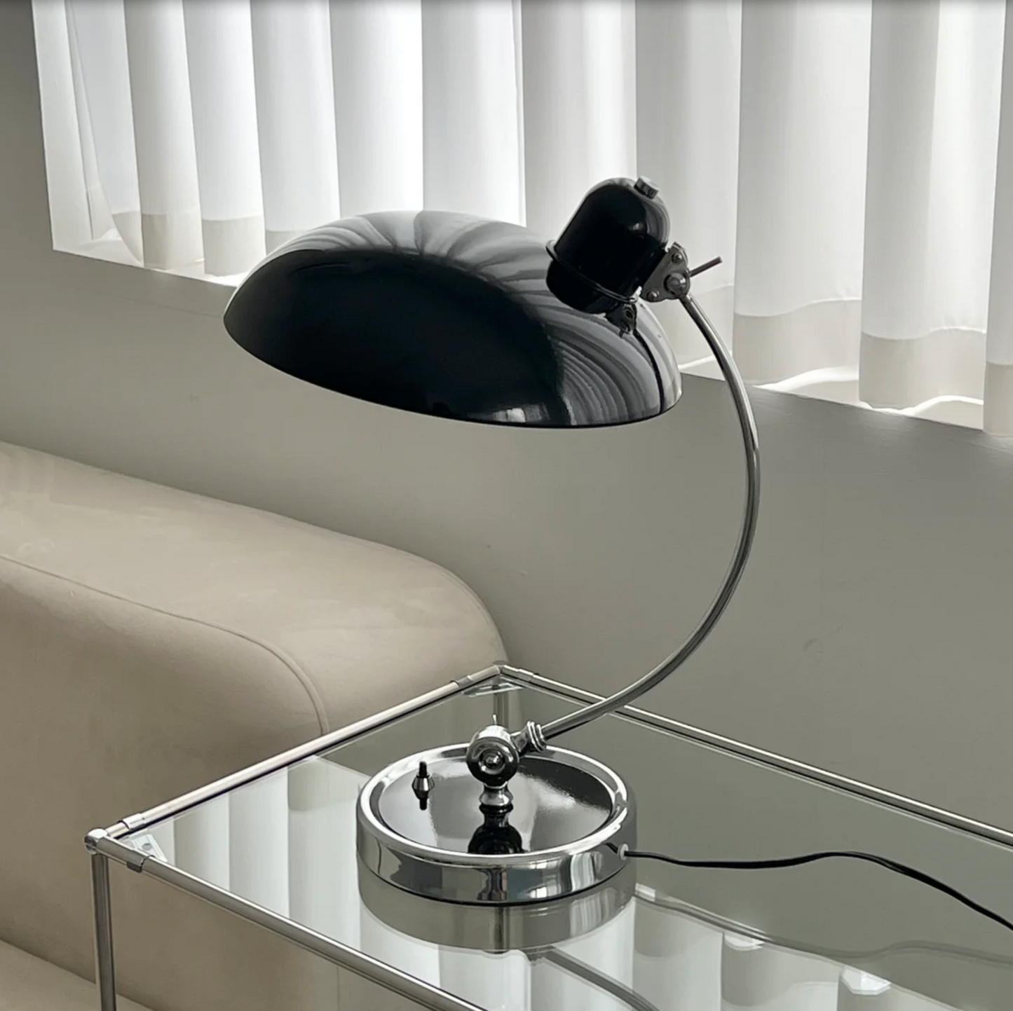 Retro Arc Lamp まだ